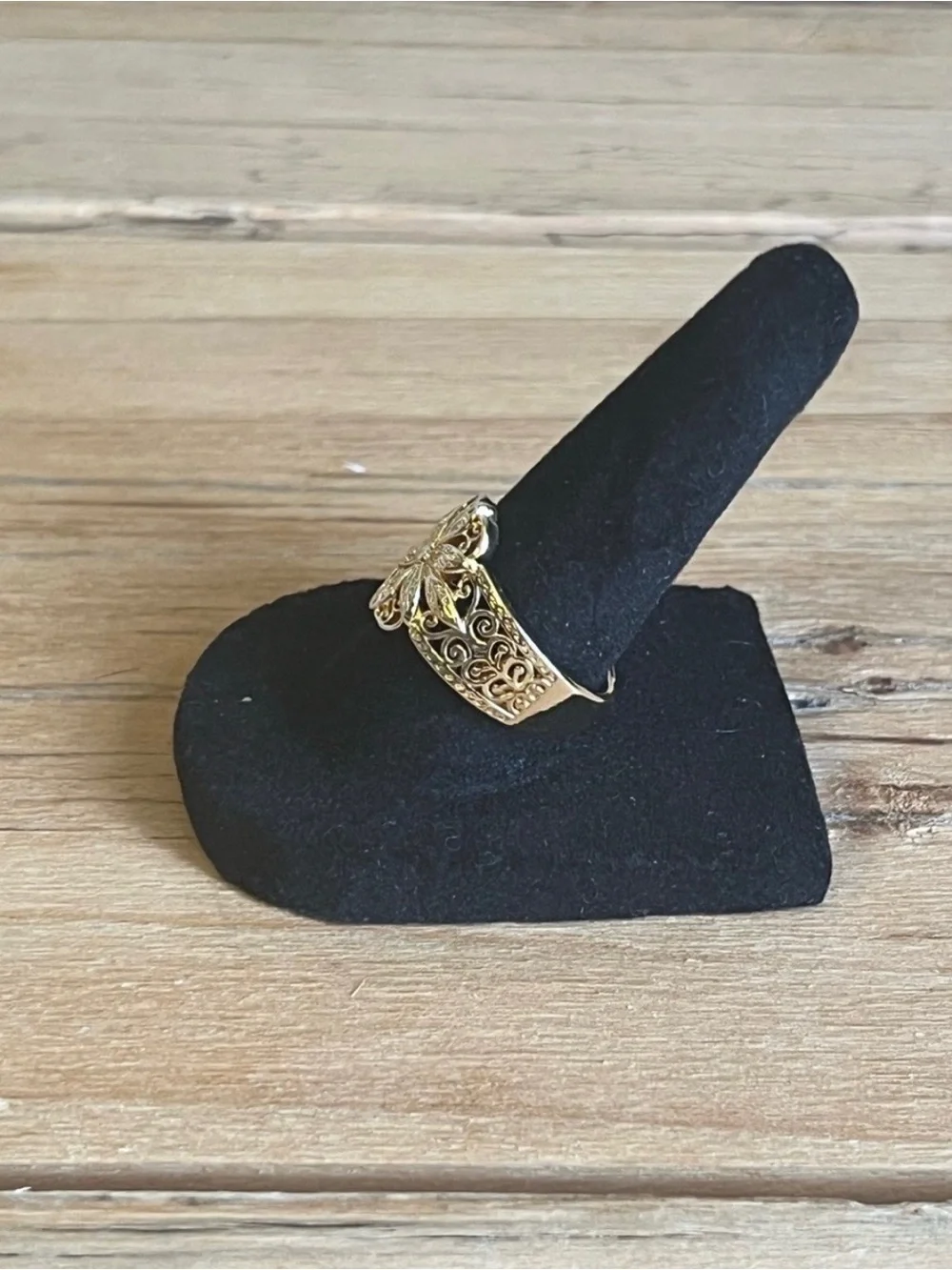 Gold Tone Floral Filigree Fashion Ring-NWOT-Size 7.5